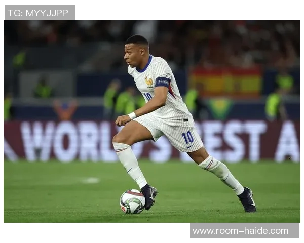 姆巴佩本场表现亮眼射门5次斩获1球过人成功率高达75获评79分 姆巴佩本场表现亮眼射门5次斩获1球过人成功率高达75获评79分