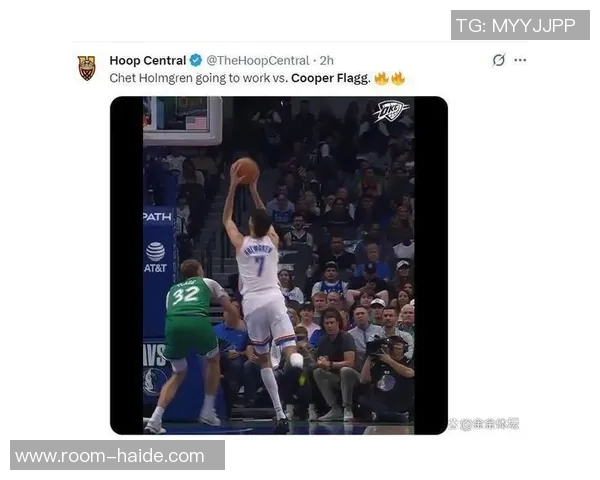 弗拉格因左脚踝扭伤缺席比赛现场观赛与库班同坐展现球队团结精神