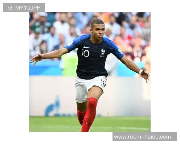 姆巴佩职业生涯进球数突破400大关罗马诺社交媒体祝贺海报引关注